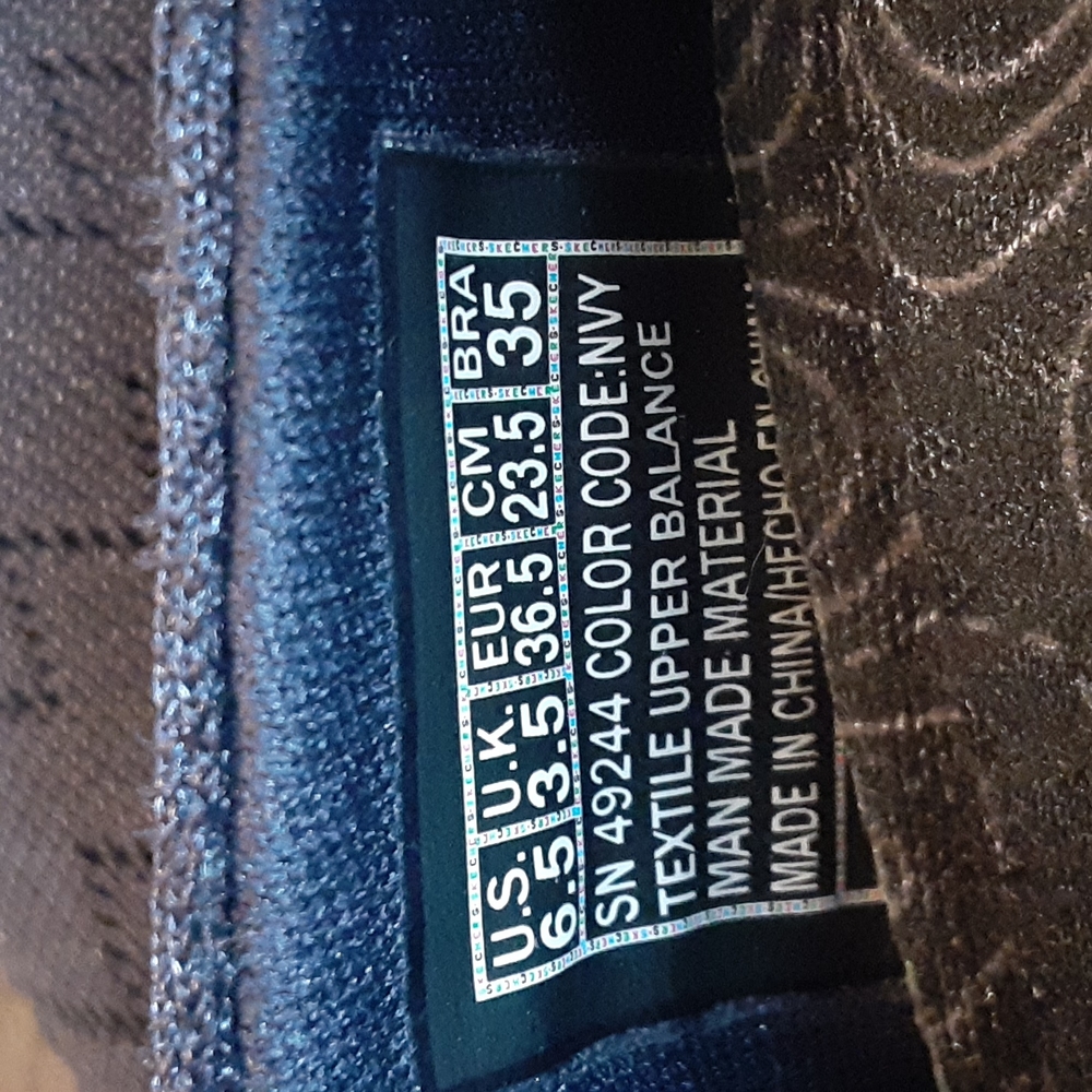 Skechers 6.5 relaxed fit air cooled memory foam sneakers - Picture 3 of 3